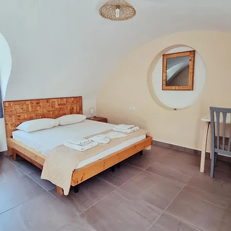Leon Lux Aparthotel 3*